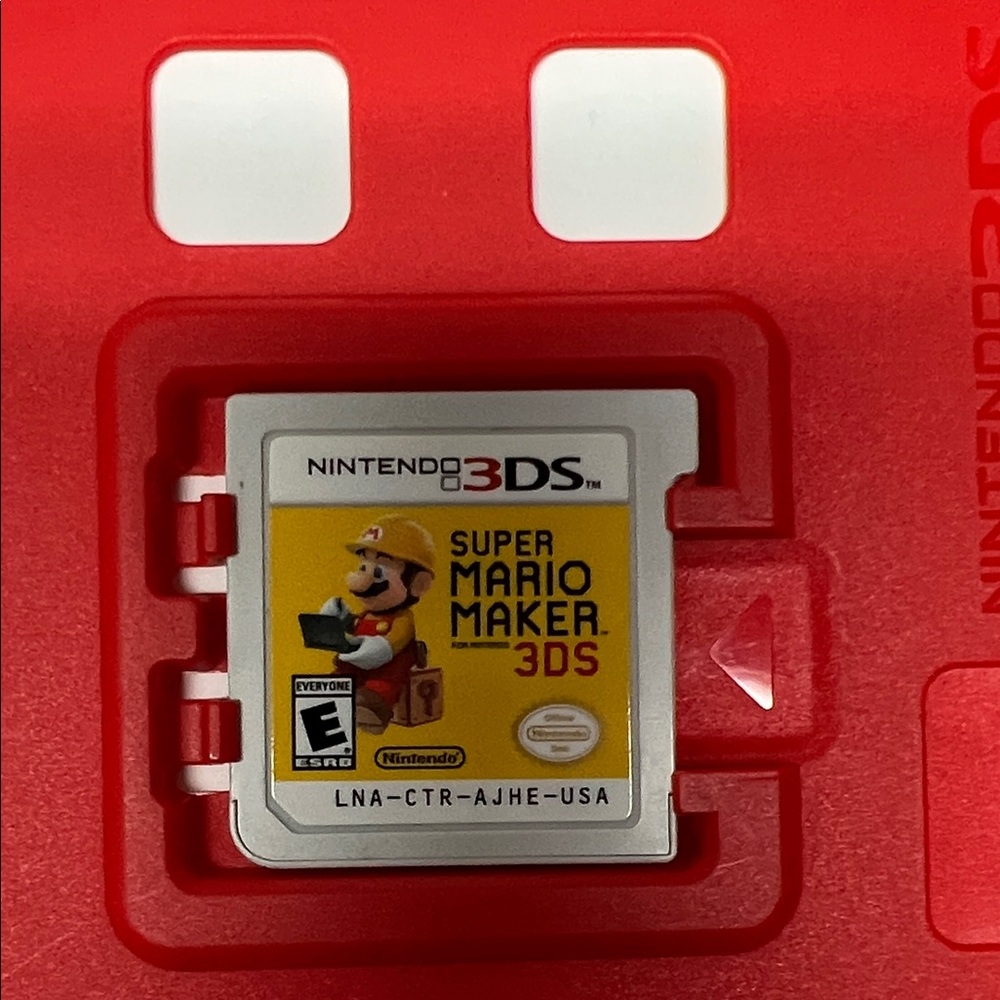 Nintendo Super Mario Maker 3DS - Yellow and Red - Picture 2 of 4